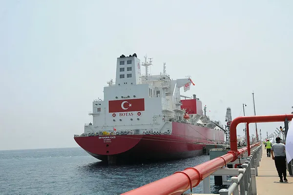 1624637368744.jpg Türkiye'nin ilk doğal gaz depolama gemisi Ertuğrul Gazi görücüye çıktı! Yılda kaç metreküp doğal gaz depolanacak? Ertuğrul Gazi gemisinin özellikleri - 7