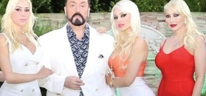 Adnan Oktar'dan mahkemede 'mini etekli namaz' savunması