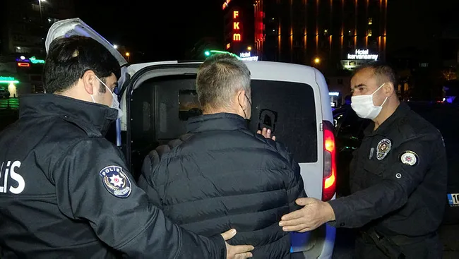 Bursa’da kısıtlamada alkollü yakalan sürücü annesinin duymasından korktu - 4