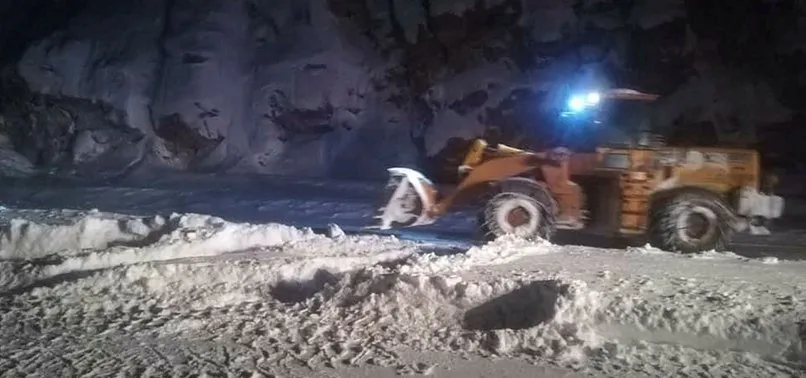 Kayseri’de çığ düştü, ulaşım aksadı