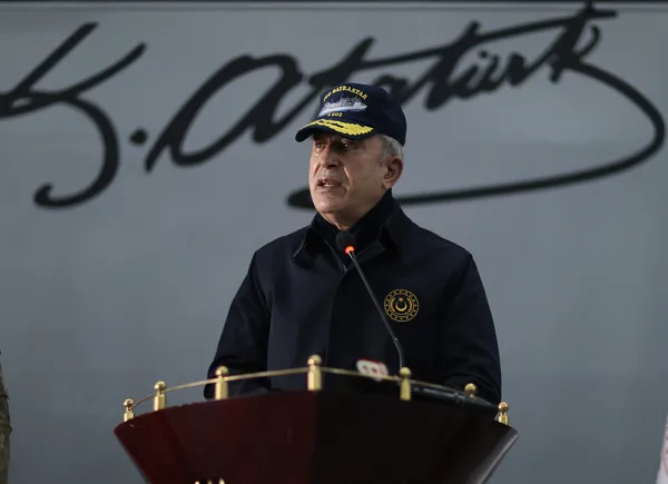 son-dakika-milli-savunma-bakani-hulusi-akardan-yunanistana-net-mesaj-1641032747659.jpg Son dakika: Milli Savunma Bakanı Hulusi Akar'dan Yunanistan'a net mesaj - 4