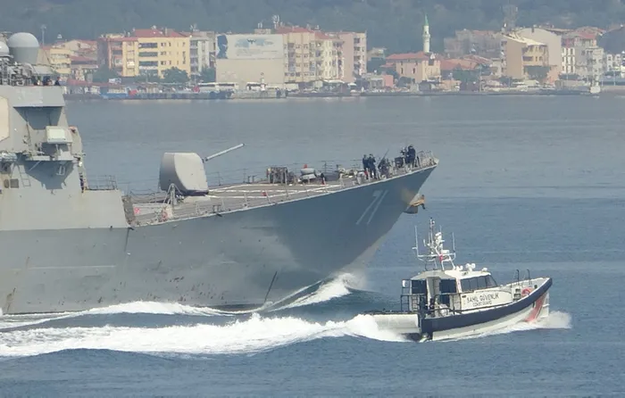 ABD savaş gemisi Çanakkale Boğazı'ndan geçti - 2