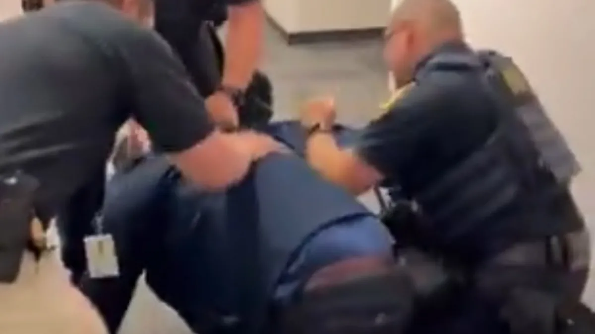 ABD'de gergin anlar! Bakana soru sormaya çalışan senatöre ters kelepçe