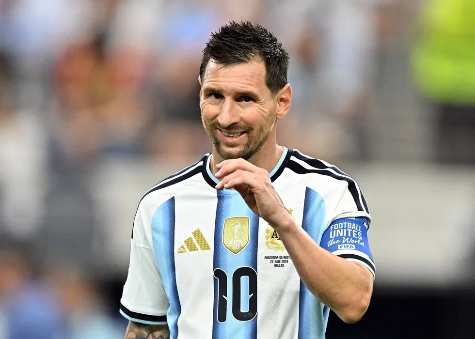 messi-tarihe-gecti-arjantin-avusturyayi-iki-golle-gecti-1782154885268.jpg Dünya Kupası'nda tarihi gece! Messi coştu Arjantin Avusturya'yı iki golle geçti - 3
