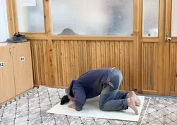 Tozlu kıyafetleriyle camiye girmeye kıyamayan inşaat işçisinden yürekleri ısıtan hareket