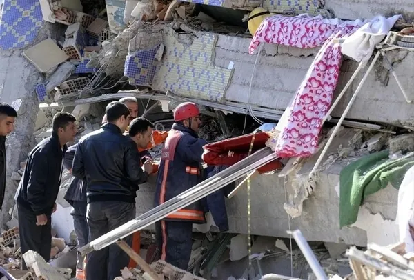 van-depremi-ne-zaman-oldu-van-depremi-kac-siddetindeydi-1697868005316.jpeg Van depremi kaç şiddetindeydi? Van depremi ne zaman oldu? Tarihin en büyük depremlerinden biri... - 1