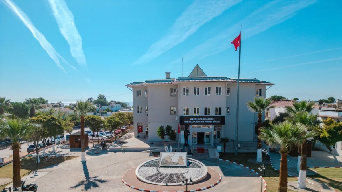 İzmir Seferihisar Belediyesi'ne rüşvet operasyonu: 6 kişi gözaltında! 500 bin TL'lik rüşvet ödemesinin detayları ahaber.com.tr'de