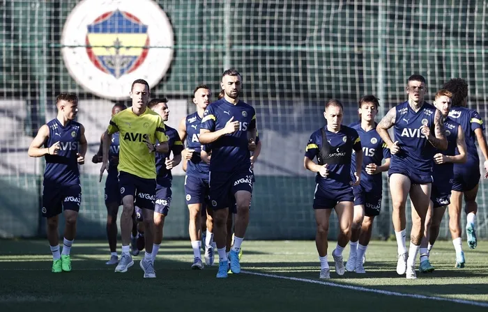 SON DAKİKA! Fenerbahçe - Slovacko maçının hakemi belli oldu