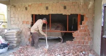 Duvarın arkasından Ford Taunus arabasını yıllar sonra çıkardı! İlk günkü gibi orijinal