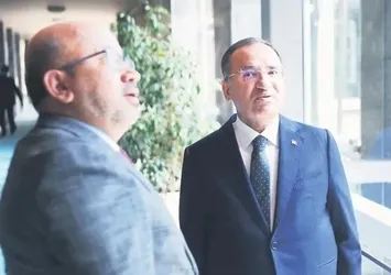 Bekir Bozdağ 15 Temmuz'da verilen mücadeleyi anlattı: O gece şehit olmayı istedim