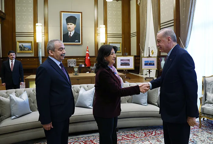 adalet-bakani-yilmaz-tunc-dem-parti-ile-cuma-gunu-gorusecek-1744622934142.jpg Başkan Erdoğan DEM Parti heyetini kabul etti (AA)