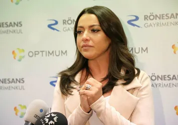 Hadise’yi yıkan ölüm haberi