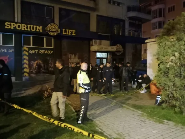 1679464493941.jpg Aydın’da korkunç olay! Kızını darbeden kocasına kızıp... - 9