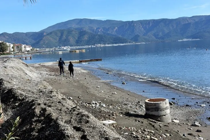 Son dakika: Halk tedirgin! Korkutan görüntü! Deniz çekilince ortaya çıktı