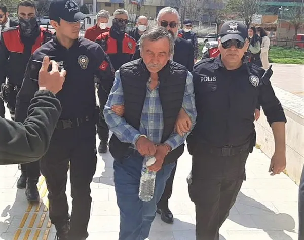 1649587819232.jpg Balıkesir Edremit'te vahşet! Murat Sürer oğlu Barış Sürer'i satırla katletti - 3
