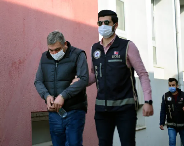 1650618393106.jpg Çalıştığı bankanın müşteri imzalarını taklit etti! İşte 12 milyon TL kredi çeken zanlıların cezası - 1