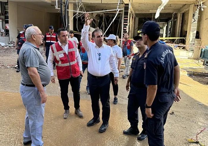 izmirde-5-kisinin-oldugu-patlamada-gelisme-lokanta-sahibi-ve-tupu-degistiren-kisi-adliyeye-sevk-edildi-ifadele-1719850742705.jpg İzmir'de 5 kişinin öldüğü patlamada gelişme! Lokanta sahibi ve tüpü değiştiren kişi tutuklandı | İfadeleri ortaya çıktı