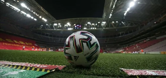 UEFA Avrupa Ligi ve Konferans Ligi’nde finalistler belli oldu!