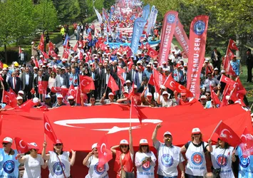 Türkiye'de 1 Mayıs kutlamalarından manzaralar