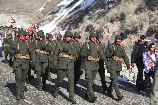 Gençler şühedanın izinde yürüdü