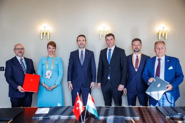 1692562743488.jpg Tarihe geçen anlaşma! BOTAŞ doğal gazda bir ilke imza attı - 2
