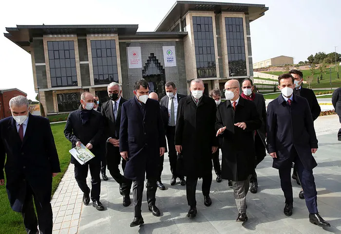 Başkan Erdoğan Marmara Üniversitesi Recep Tayyip Erdoğan Külliyesi ve Barbaros Hayrettin Paşa Camii inşaatını inceledi