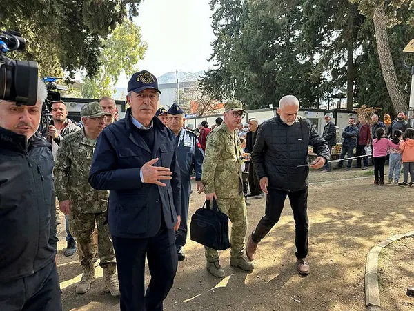 milli-savunma-bakani-hulusi-akardan-mehmetcike-iftiraya-tepki-fedakarlikla-ve-azimle-calisiyoruz-1677672382296.jpg Milli Savunma Bakanı Hulusi Akar'dan Mehmetçik'e iftiraya tepki! Fedakarlıkla ve azimle çalışıyoruz - 1