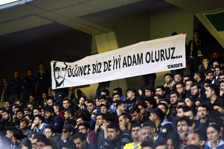 Galatasaray - Fenerbahçe derbisinde tribünde rahatsızlanarak hayatını kaybeden Koray Şener son yolculuğuna uğurlandı 10