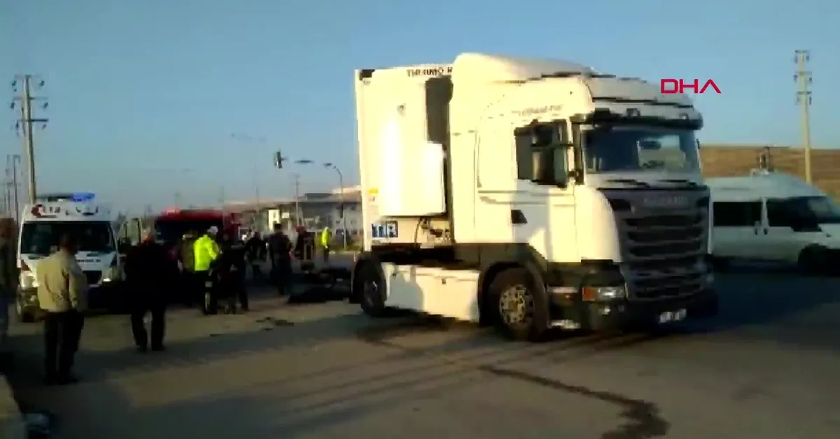 Son dakika: Çorum'da feci kaza! Otomobil TIR'ın altına girdi: Ölü ve yaralılar var