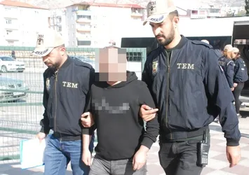 FETÖ şüphelisi gizli bölmede yakalandı