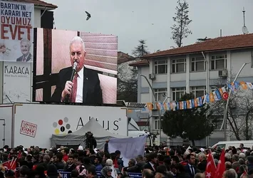 Başbakan Yıldırım'dan video konferanslı miting