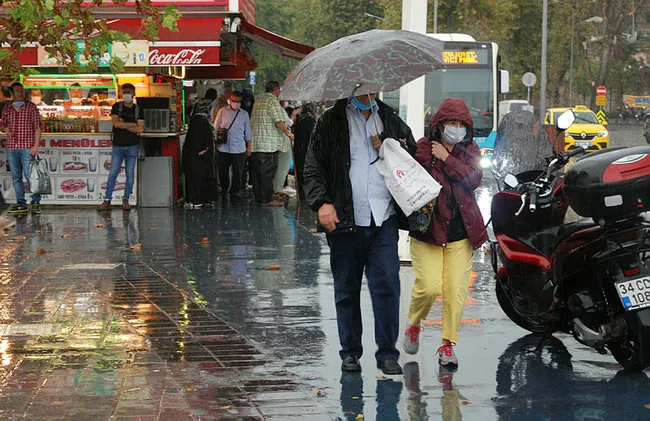 Valilik ve AKOM vatandaşları uyardı: Şiddetli yağış devam edecek dikkatli olun