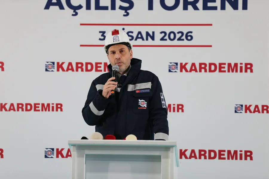 tam-bagimsiz-turkiye-yolunda-tarihi-esik-somalide-dev-sondaj-basliyor-1775241882086.jpg Enerji ve Tabii Kaynaklar Bakanı Alparslan Bayraktar, KARDEMİR 2 No'lu Sürekli Döküm Makinesi açılış törenine katıldı. Bakan Bayraktar, törende konuşma yaptı (AA)