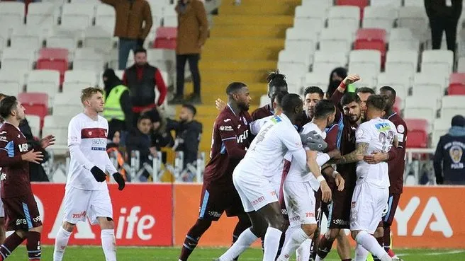 Sivas'ta gollü beraberlik! Sivasspor 3-3 Trabzonspor (MAÇ SONUCU)