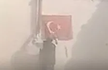 Bayrak hassasiyeti yıkımı durdurdu!