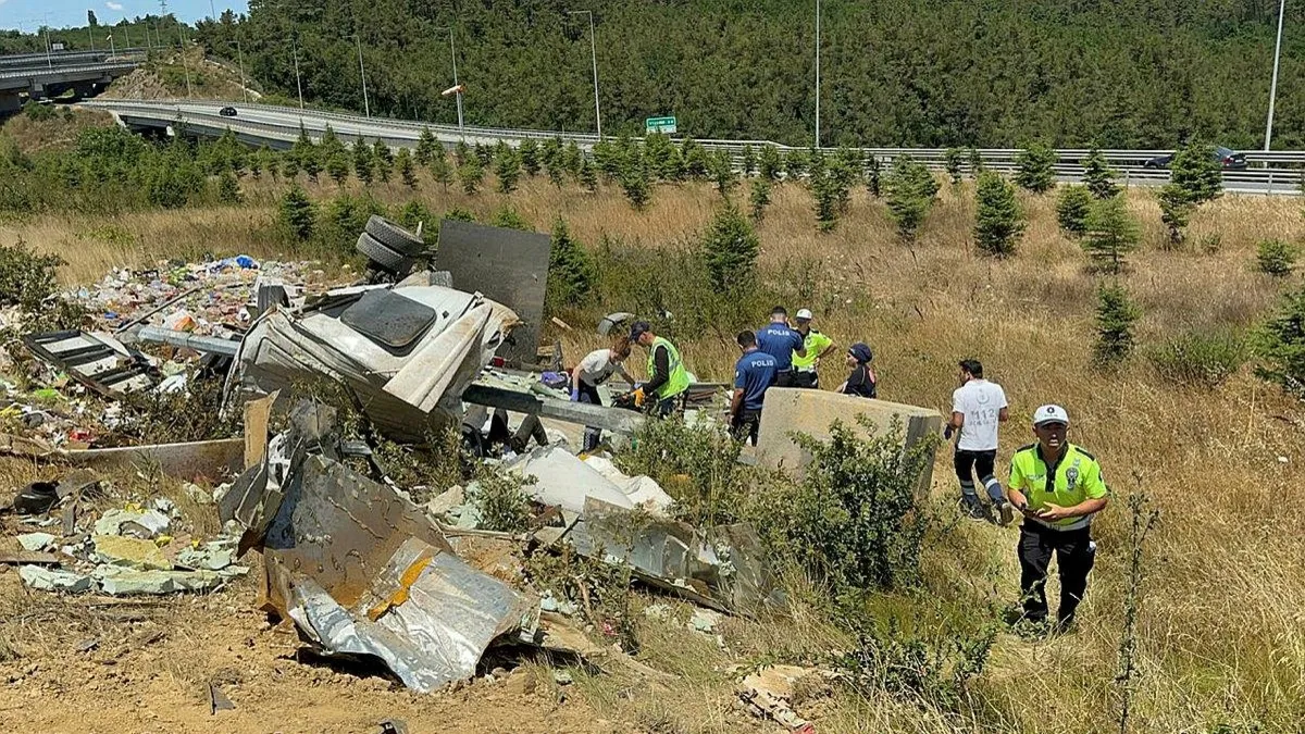 Kuzey Marmara'da feci kaza! Bariyerleri aştı şarampole devrildi