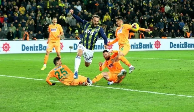 Fenerbahçe-Alanyaspor maçında Mustafa Pektemek’in pozisyonu penaltı mı?