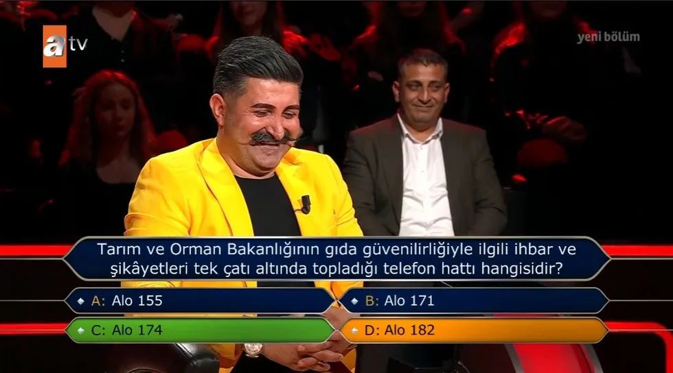 milyonere-sari-takim-elbisesiyle-damga-vurdu-kendi-alanim-dedi-hayatinin-sokunu-yasadi-1777852736866.jpg Milyoner'de Tarım ve Orman Bakanlığı'nın gıda güvenirliğiyle ilgili ihbar ve şikayetleri tek çatı altında topladığı telefon hattı soruusnda doğru yanıt ALO 174 olacaktı. (Foto:ATV)