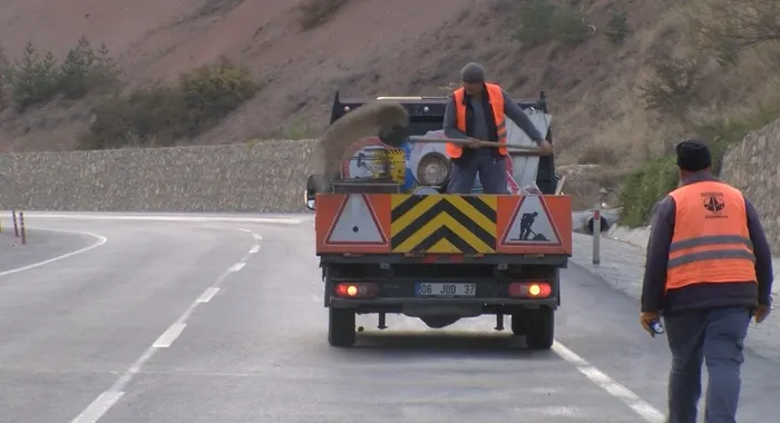 Son dakika: Yola dökülen yağ kazaya neden oldu!