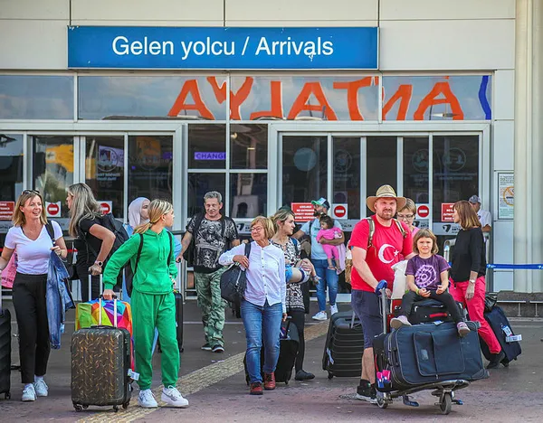 Antalya'da 2019'un turist rekoru kırıldı! 8 milyon 11 bin 828 ziyaretçi akın etti - 1