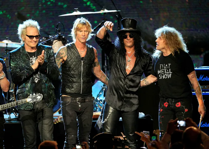 Müzisyen Steven Adler kendisini bıçakladı - 1