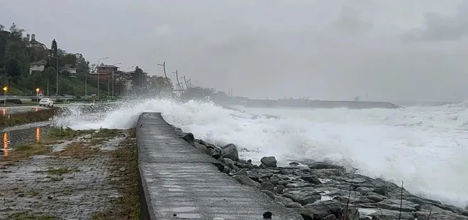 Rize'de fırtına etkisi! 'sahilden uzak durun' uyarısı