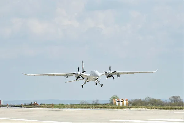 Son dakika: Bayraktar Akıncı TİHA ilk atış testini başarıyla tamamladı