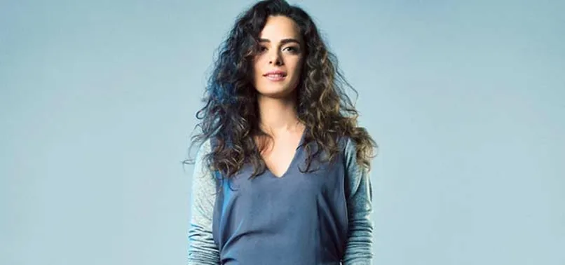 Özge Özpirinçci evinde bakın ne besliyor