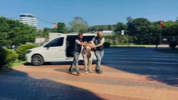 turkiye-bu-skandali-konusuyor-istanbulda-huzurevinde-yaslilara-iskence-bakanlik-harekete-gecti-1718051668513.jpg Türkiye bu skandalı konuşuyor! İstanbul'da huzurevinde yaşlılara işkence: Bakanlıktan açıklama - 4