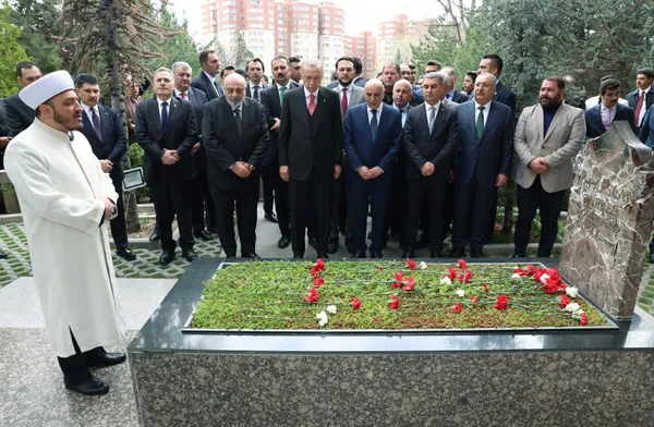 Son dakika | Başkan Erdoğan'dan Türkeş'in kabrine ziyaret - 3