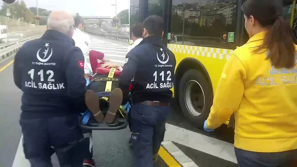 Son dakika: Yenibosna yönüne giden metrobüs kaza yaptı - 2
