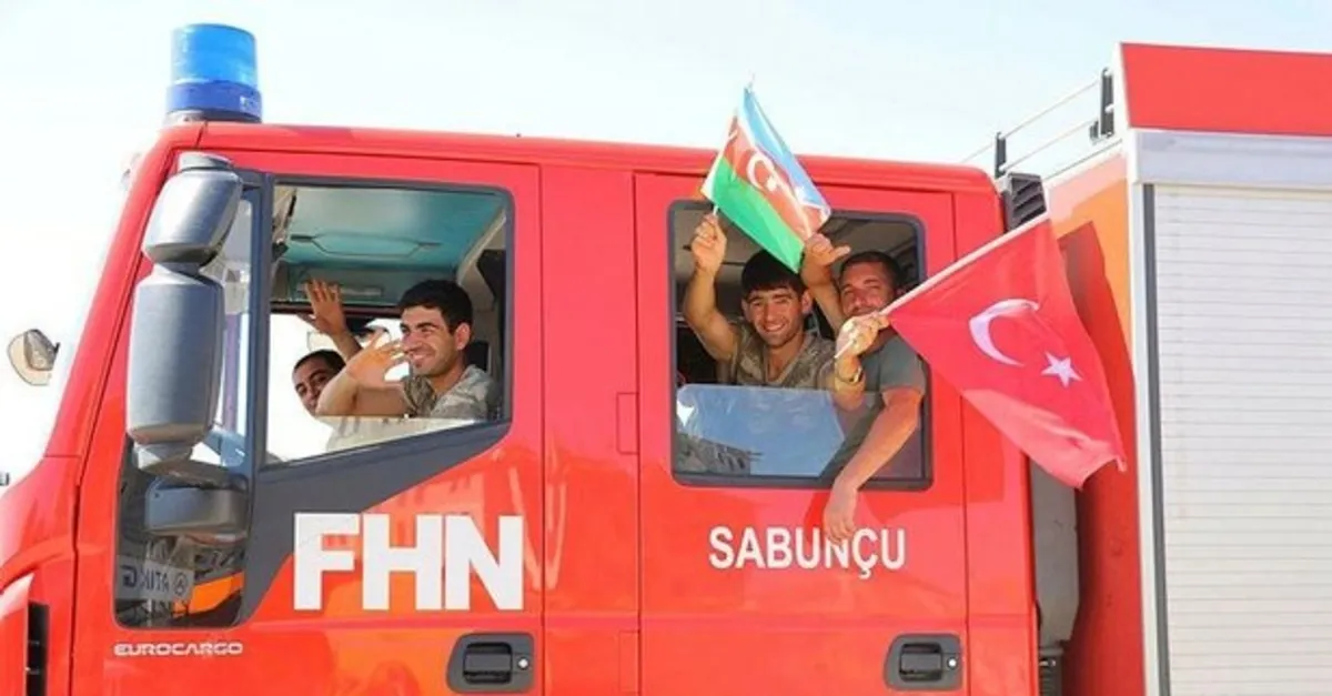 Azerbaycan'dan 220 itfaiye eri daha yangın bölgelerine geldi