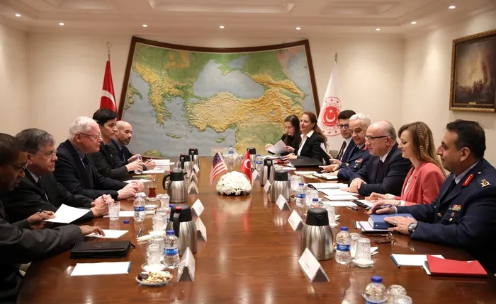 Savunma Bakanı Hulusi Akar, Jeffrey ve Satterfield’i kabul etti