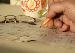 Sandığınız gibi değil! Bilim insanları cevapladı: Bulmaca çözmek gerçekten beyni genç tutmaya yeter mi?